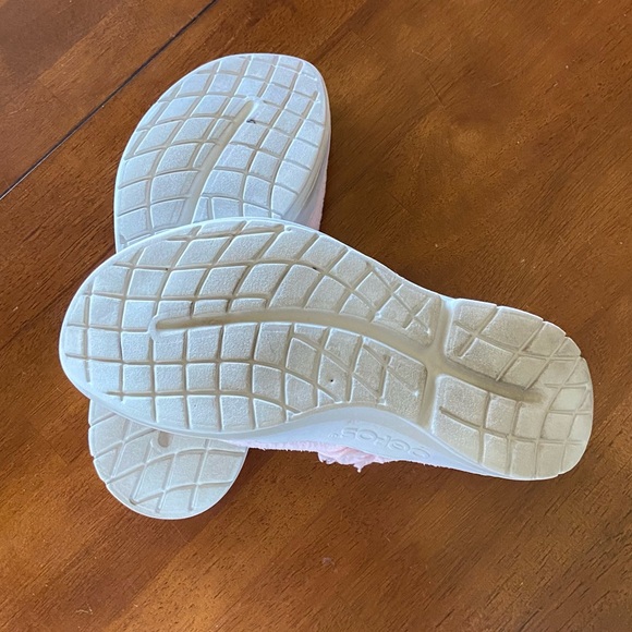 Oofos Pink Fuzzy Slip-On Shoes - Picture 4 of 5